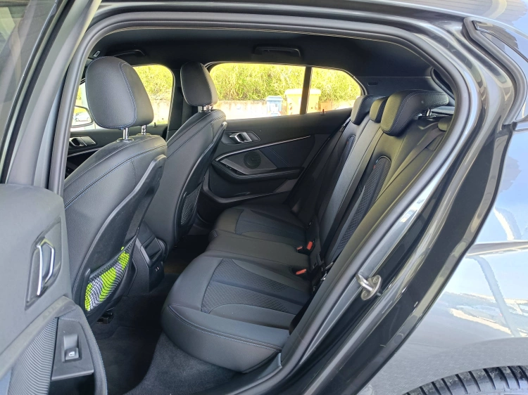 9 - BMW Serie 1 118 D M SPORT