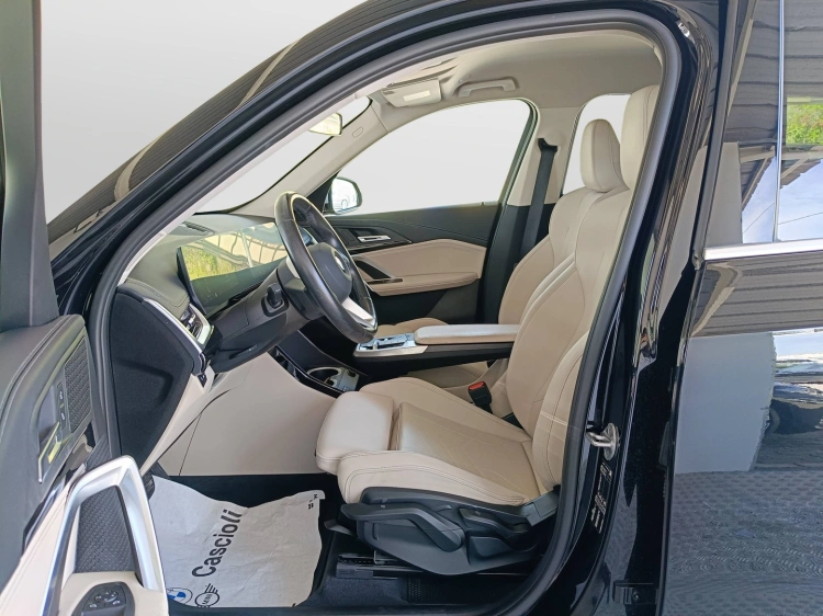 8 - BMW X1 X1 sdrive18d X-Line auto
