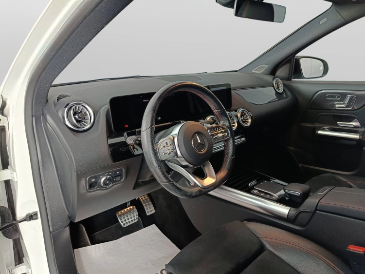 7 - Mercedes-Benz GLA GLA-H247 2020 - 180 d Premium auto