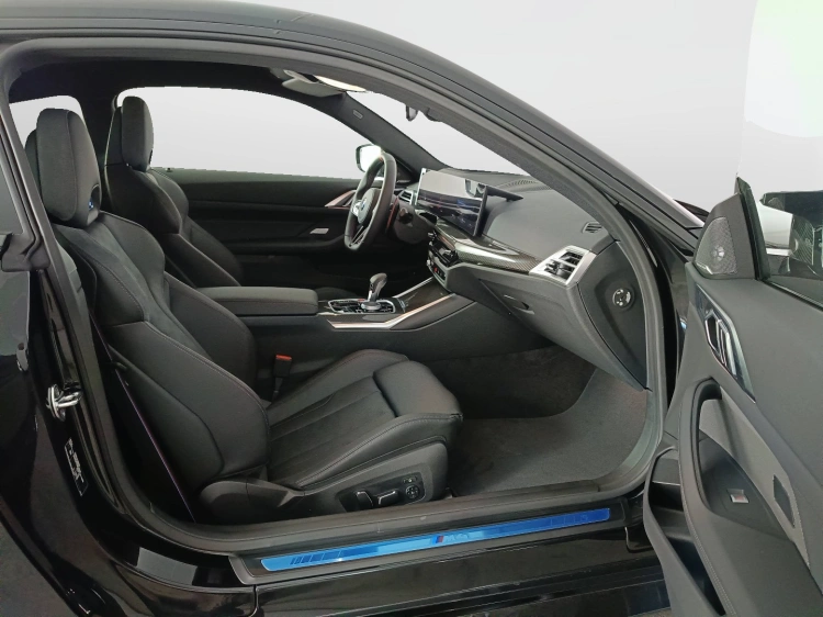 11 - BMW M M4 BMW M4 Competition M xDrive Coupé