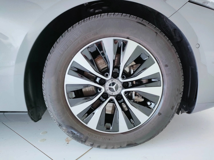 8 - Mercedes-Benz Classe A 180 d Advanced auto
