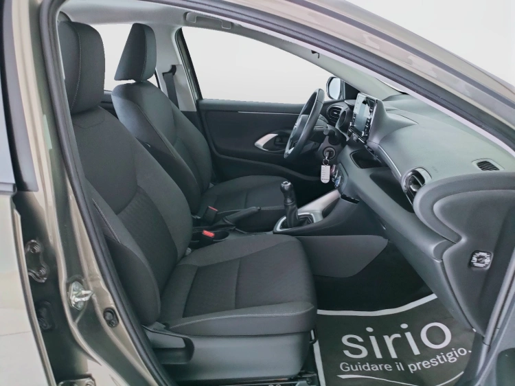 12 - Toyota Yaris Yaris 1.0 Trend