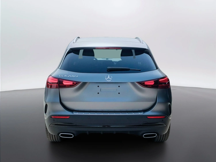 4 - Mercedes-Benz GLA 200 d automatic