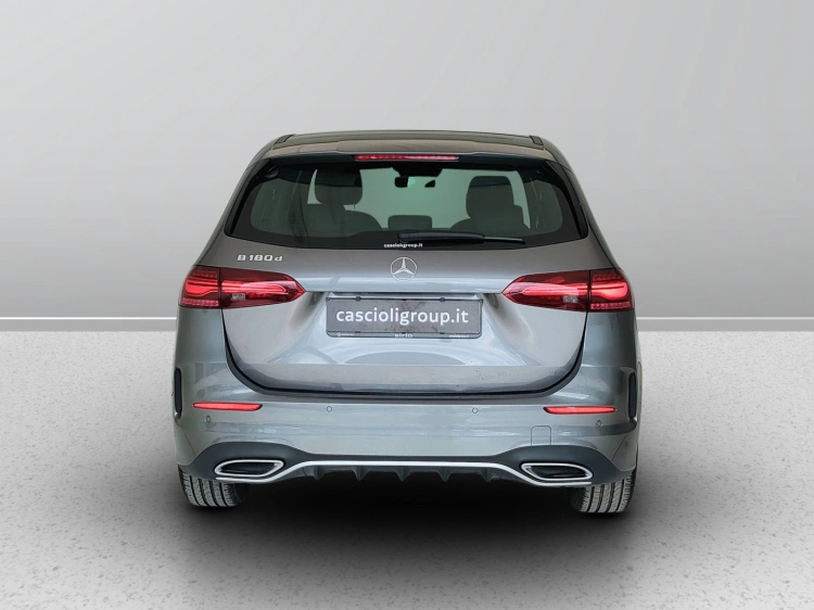 4 - Mercedes-Benz Classe B 180 d AMG Line Premium Plus auto