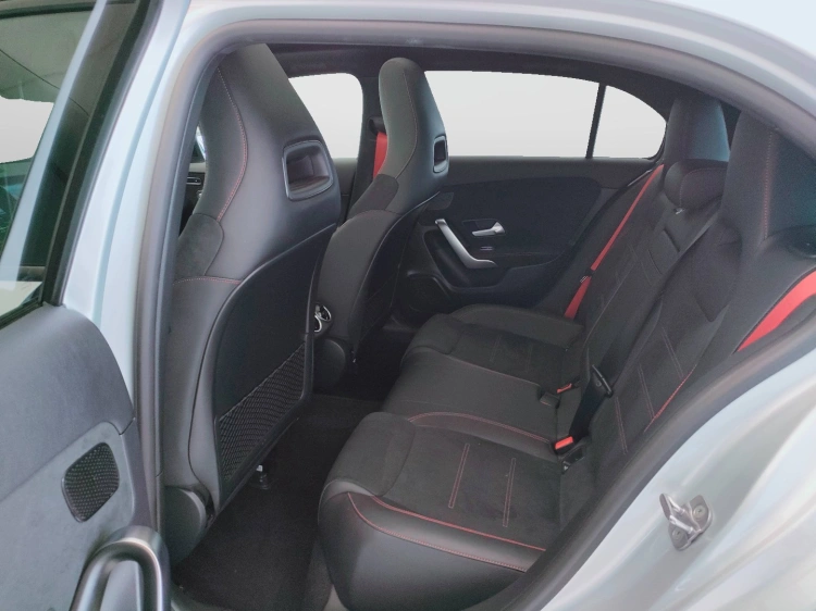 15 - Mercedes-Benz Classe A AMG 35 AMG Line Premium Plus 4matic auto