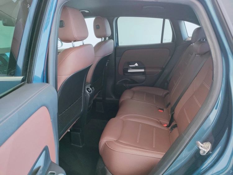 15 - Mercedes-Benz GLA 200 d Premium 4matic auto