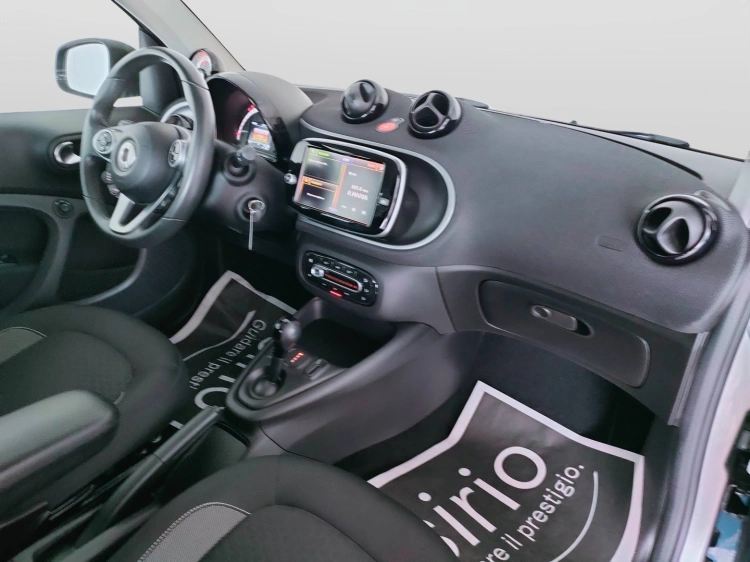 12 - smart fortwo Fortwo eq Passion 4,6kW