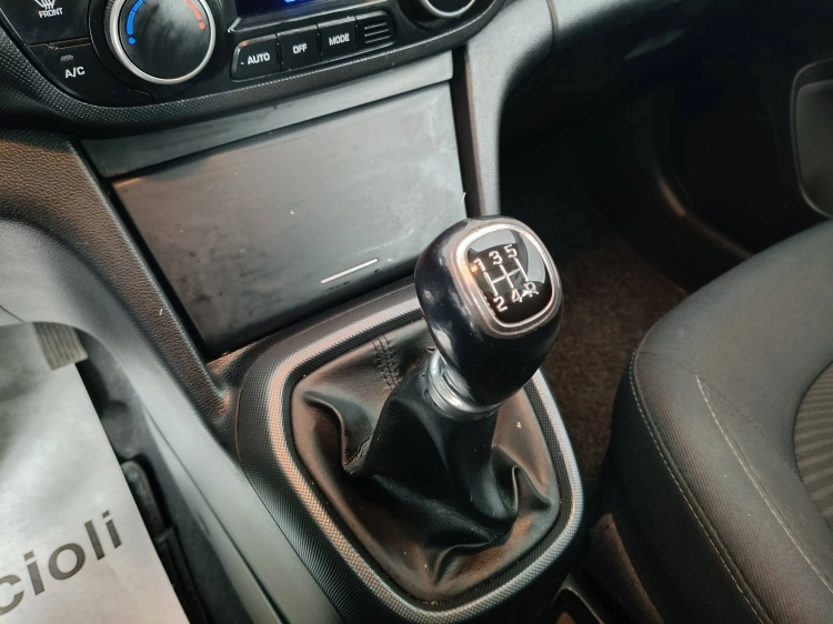 14 - Hyundai i10 i10 1.0 Prime