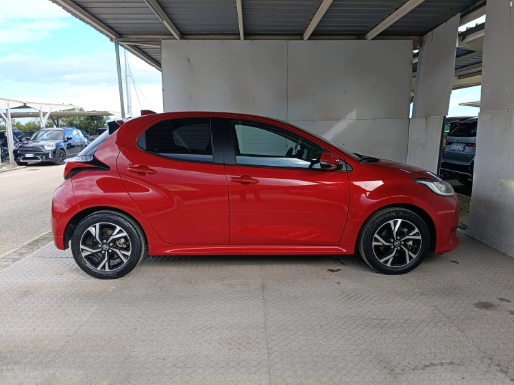 6 - Toyota Yaris TOYOTA Yaris 1.5 Hybrid 5 porte Trend