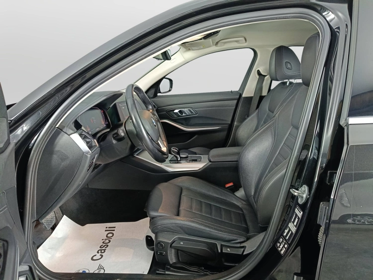 8 - BMW Serie 3 320d Touring mhev 48V xdrive Luxury auto