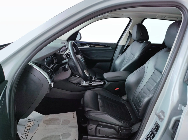 11 - BMW X3 