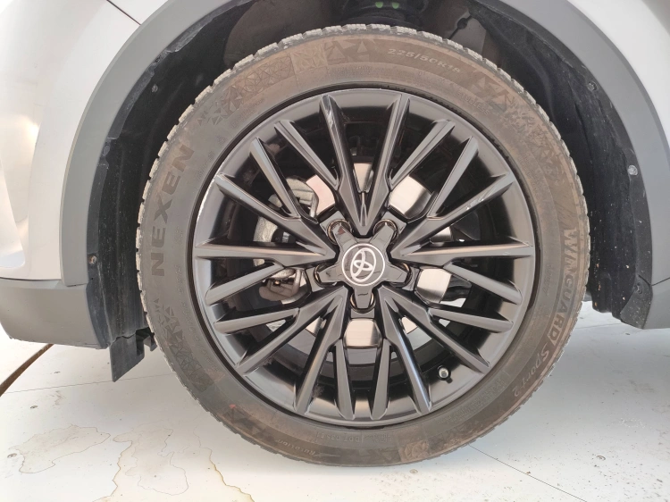 8 - Toyota C-HR C-HR 1.8h Trend 2wd e-cvt