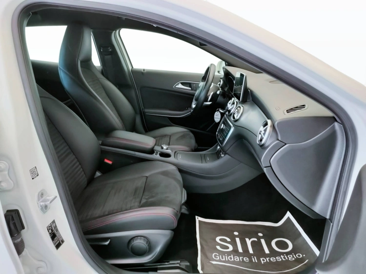 9 - Mercedes-Benz GLA 200 d (cdi) Premium 4matic auto
