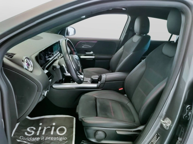 17 - Mercedes-Benz GLA 200 d Premium auto
