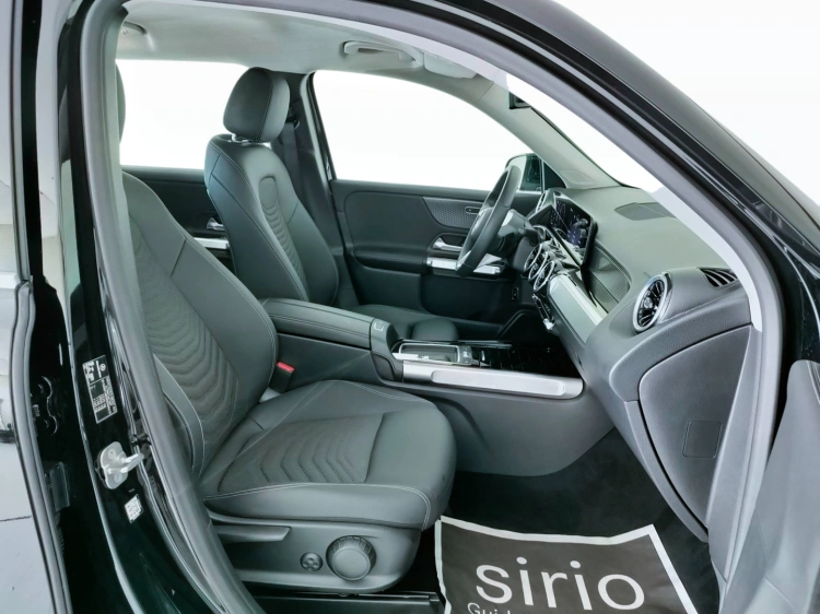 13 - Mercedes-Benz GLB 180 d Progressive Advanced auto