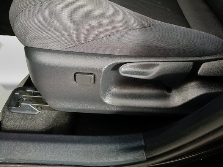 18 - Toyota C-HR C-HR 1.8 hv Trend fwd e-cvt