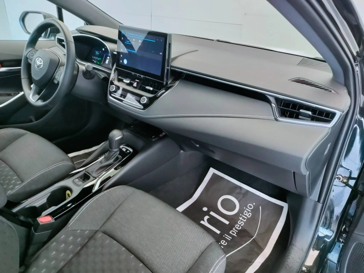 10 - Toyota Corolla Corolla Touring Sports 1.8h Active auto