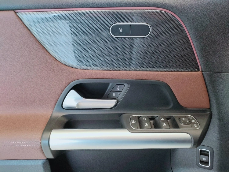 17 - Mercedes-Benz GLA 200 d Premium 4matic auto