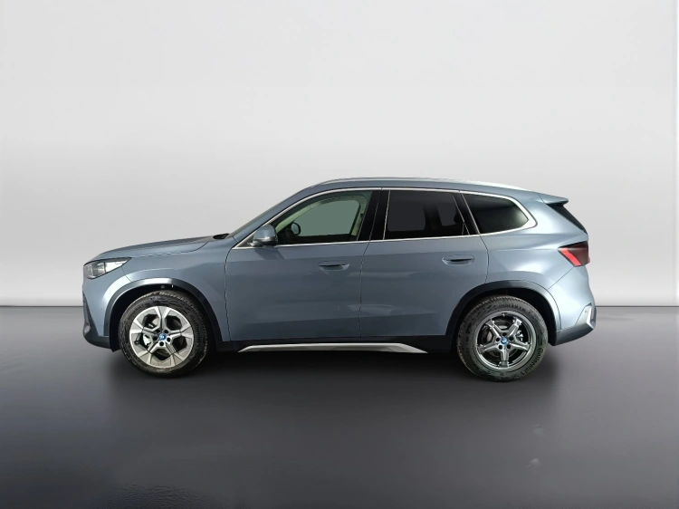 6 - BMW iX1 iX1 edrive 20 X-Line