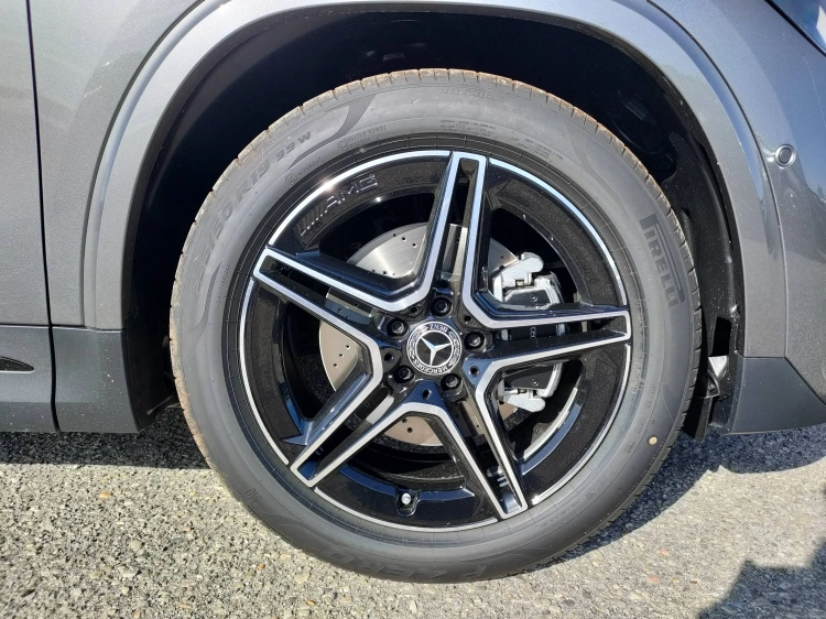6 - Mercedes-Benz GLA 200 d automatic