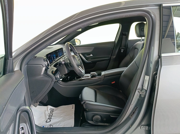 8 - Mercedes-Benz Classe A 180 d Sport auto