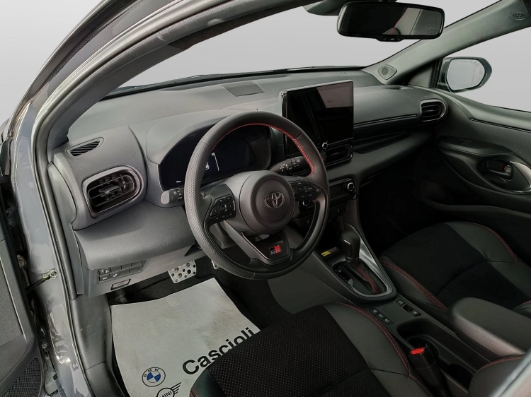 7 - Toyota Yaris YARIS 15H 130HP GRS MY25