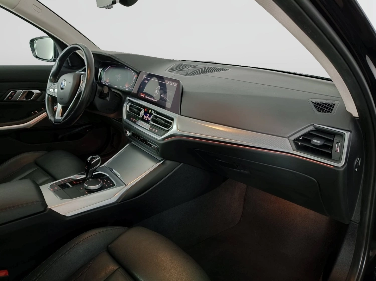 10 - BMW Serie 3 320d Touring mhev 48V xdrive Luxury auto