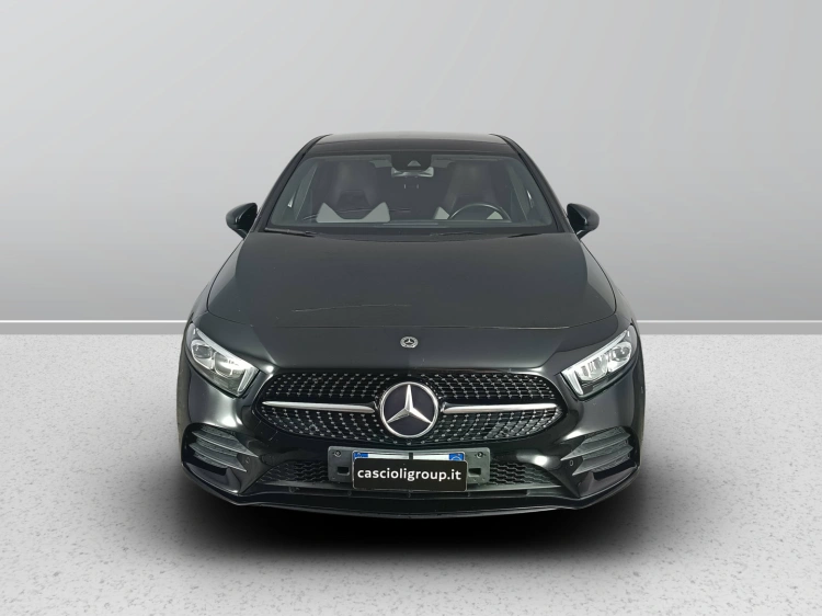 2 - Mercedes-Benz Classe A 180 d Premium
