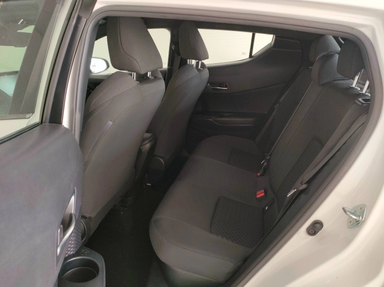 10 - Toyota C-HR C-HR 1.8h Active e-cvt