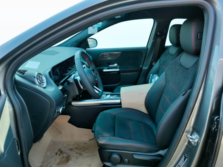 10 - Mercedes-Benz GLA 200 d Automatic 4MATIC