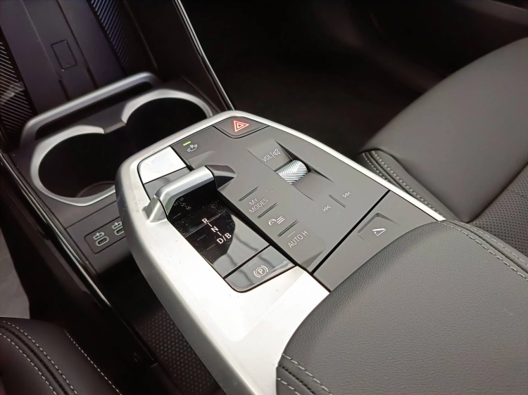 16 - BMW iX1 iX1 edrive 20 X-Line