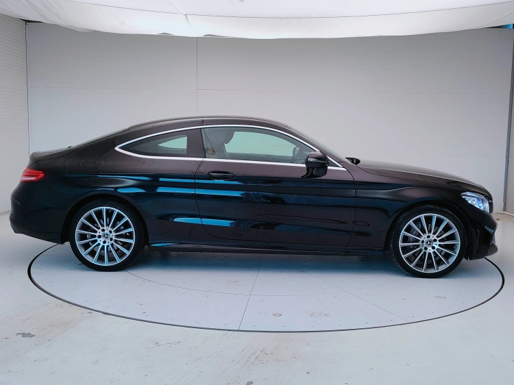 7 - Mercedes-Benz Classe C Coupe 220 d Premium 4matic auto