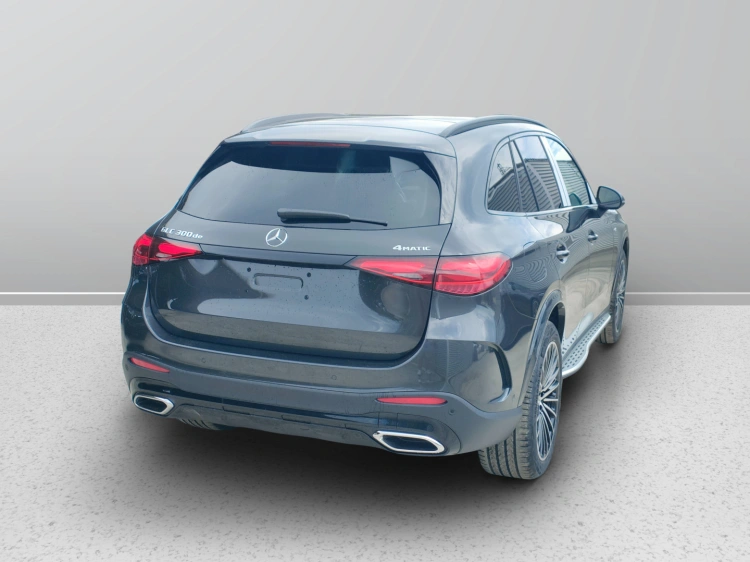 5 - Mercedes-Benz GLC 300 de 4MATIC