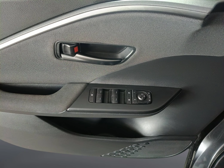 18 - Toyota C-HR C-HR 2.0 hv Trend fwd e-cvt