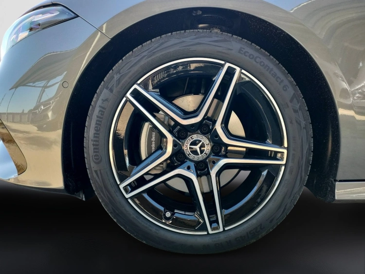 7 - Mercedes-Benz Classe A 180 d Automatic