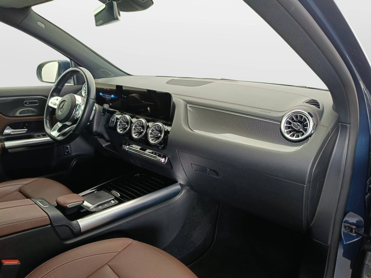 10 - Mercedes-Benz GLA 200 d Premium auto
