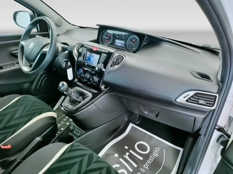 10 - Lancia Ypsilon Ypsilon 1.2 Gold 69cv