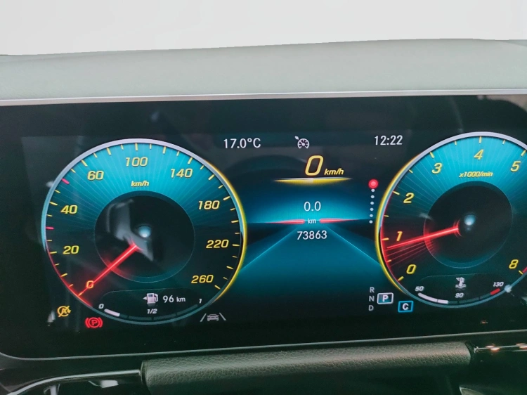 18 - Mercedes-Benz Classe B 180 Premium auto