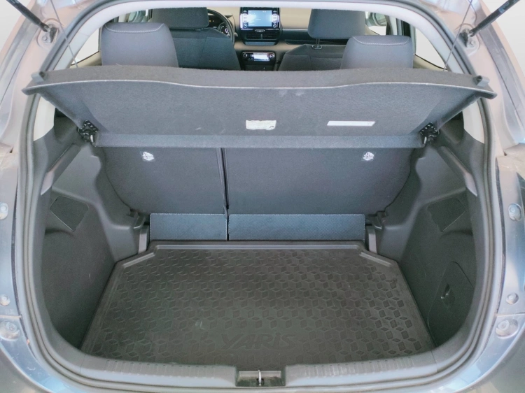 7 - Toyota Yaris Yaris 1.5h Trend