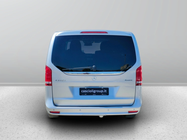 4 - Mercedes-Benz Classe V Long 220 d Executive 4matic auto