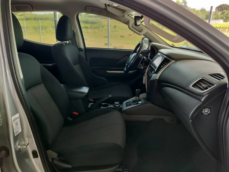 11 - Mitsubishi L200 L200 d.cab 2.3d Intense 4wd 150cv auto