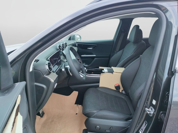 11 - Mercedes-Benz GLC 220 d 4MATIC