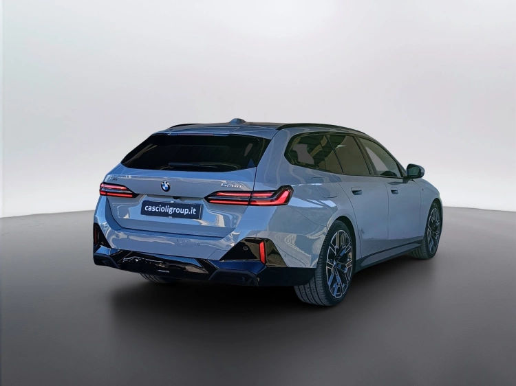 4 - BMW Serie 5 520d Touring 48V xdrive MSport Pro auto