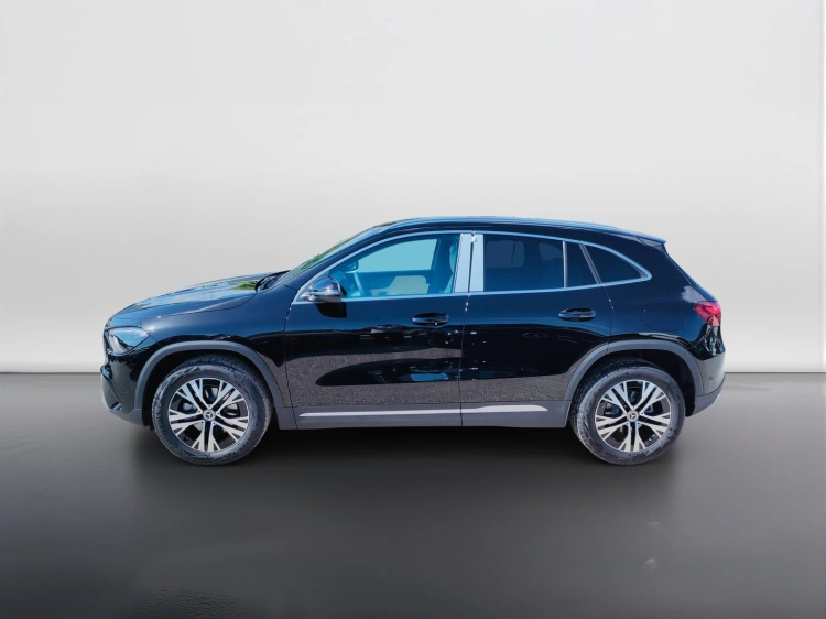 3 - Mercedes-Benz GLA 180 Automatic