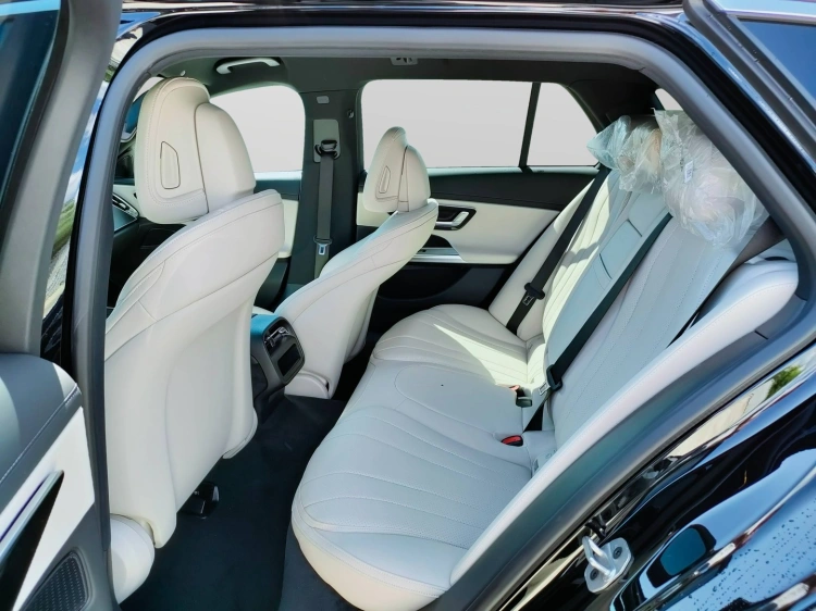 9 - Mercedes-Benz Classe E 220 d 4MATIC Station Wagon