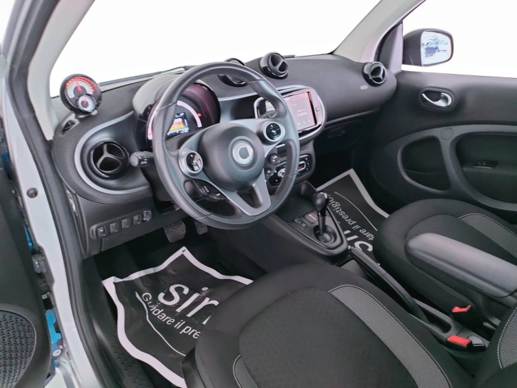 13 - smart fortwo Fortwo eq Passion 4,6kW