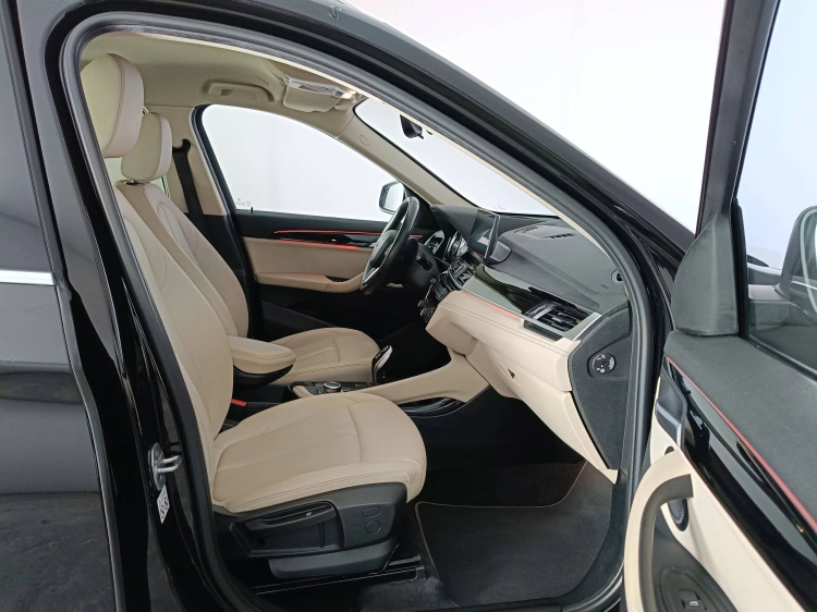 11 - BMW X1 x1 xline 18d
