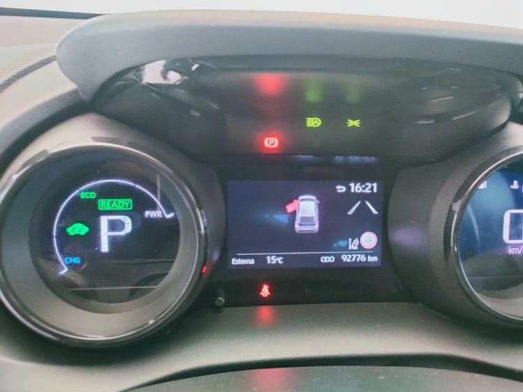 19 - Toyota Yaris Yaris 1.5h Lounge