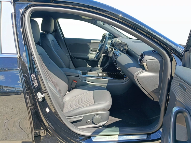 9 - Mercedes-Benz Classe A 180 d Automatic