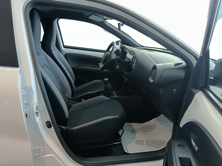 11 - Toyota Aygo X AYGO X 10B MT ACTIVE MY24